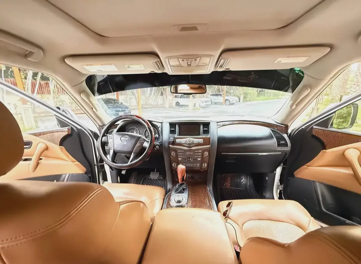 Nissan Patrol Gcc Single owner Cash, Inhouse finance and Bank Finance-2-2