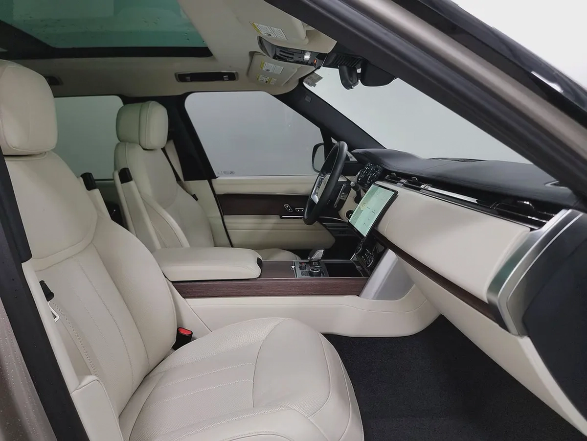 Land Rover Range Rover Vogue 2023 - American Specs-4-4