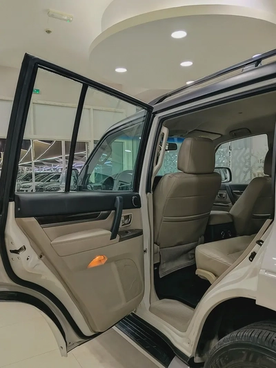 Mitsubishi pajero 3.8L V6 2020-9