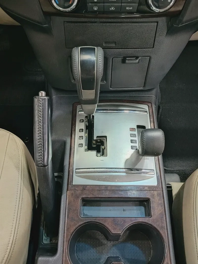 Mitsubishi pajero 3.8L V6 2020-15