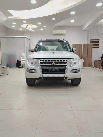 Mitsubishi pajero 3.8L V6 2020-1