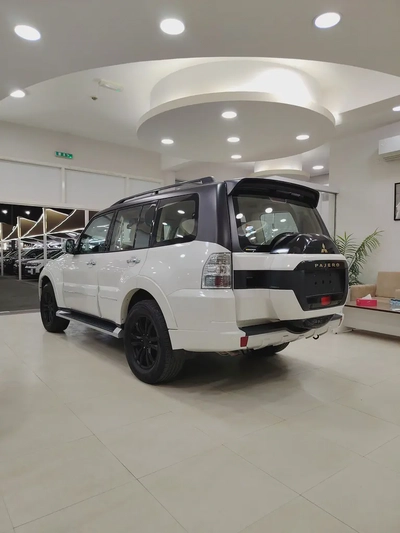 Mitsubishi pajero 3.8L V6 2020-5