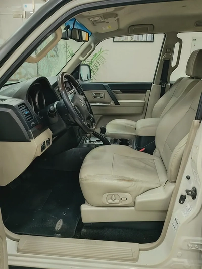 Mitsubishi pajero 3.8L V6 2020-7