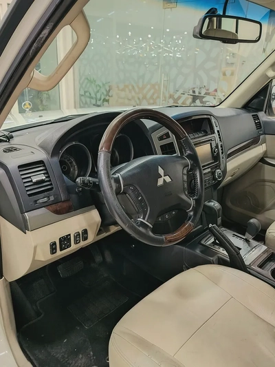 Mitsubishi pajero 3.8L V6 2020-8