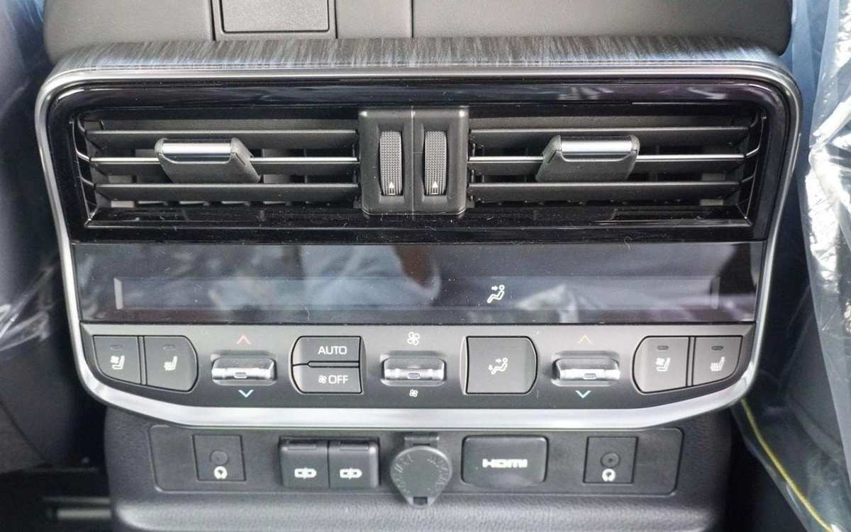 Toyota Land Cruiser VXR 3.5L TOYOTA-LAND CRUISER HV VXR 3.5 A/T