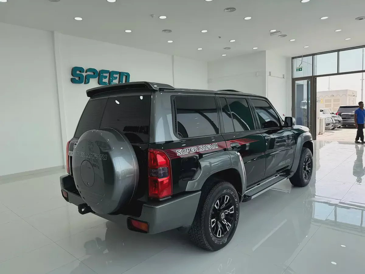 Nissan Patrol Safari Super Safari 2023 GCC Specs-3-3