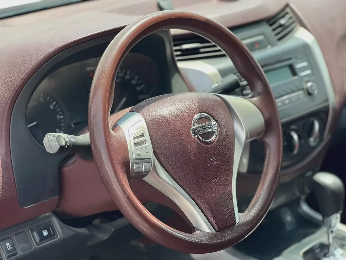 2020 Nissan Navara | 4X4 | Full Automatic | Low mileage | GCC | Clean | Ref#1158-9-9