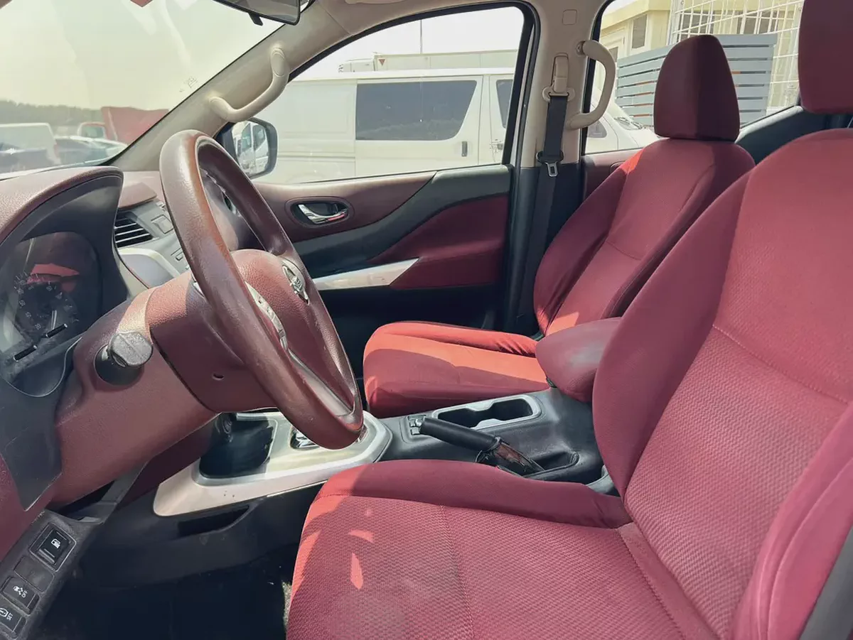 2020 Nissan Navara | 4X4 | Full Automatic | Low mileage | GCC | Clean | Ref#1158-6-6