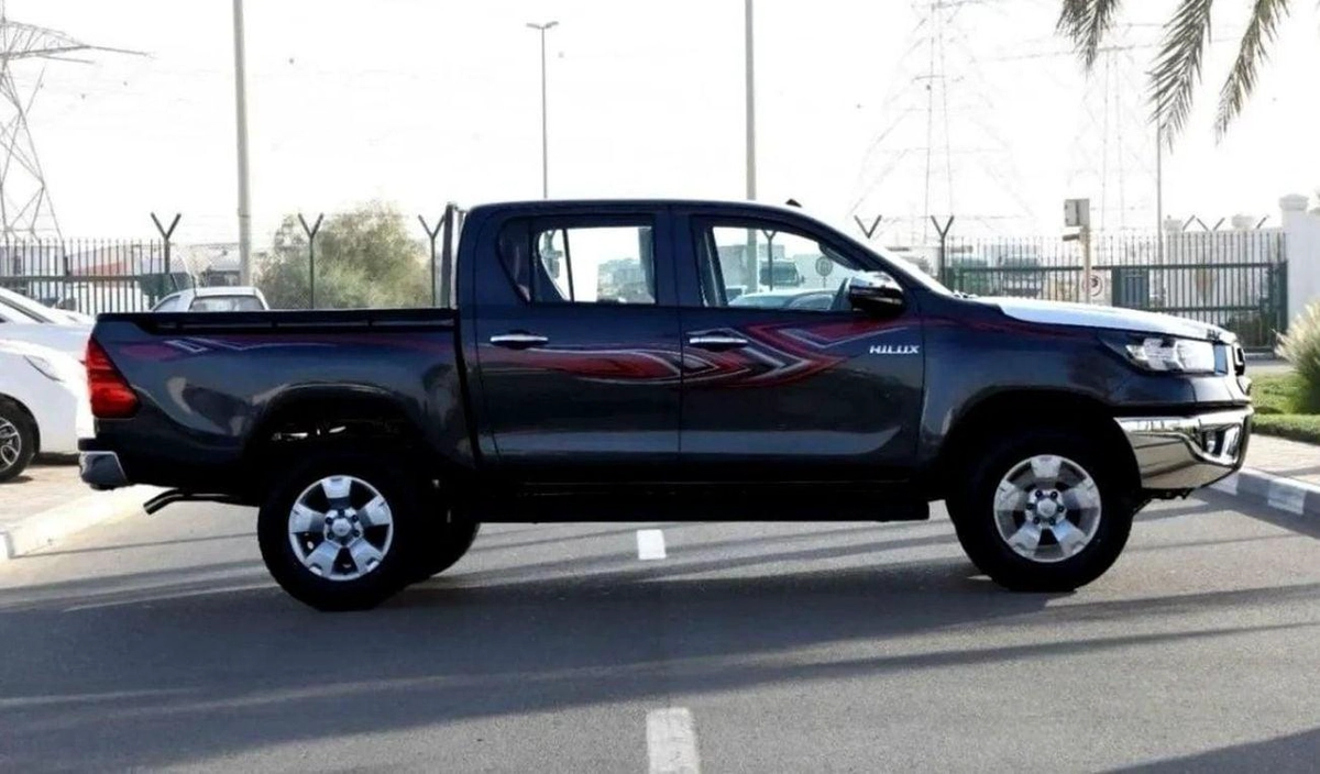 Toyota Hilux SGLX Toyota Hilux AT 2.4L Mid AT DIESEL-1-0