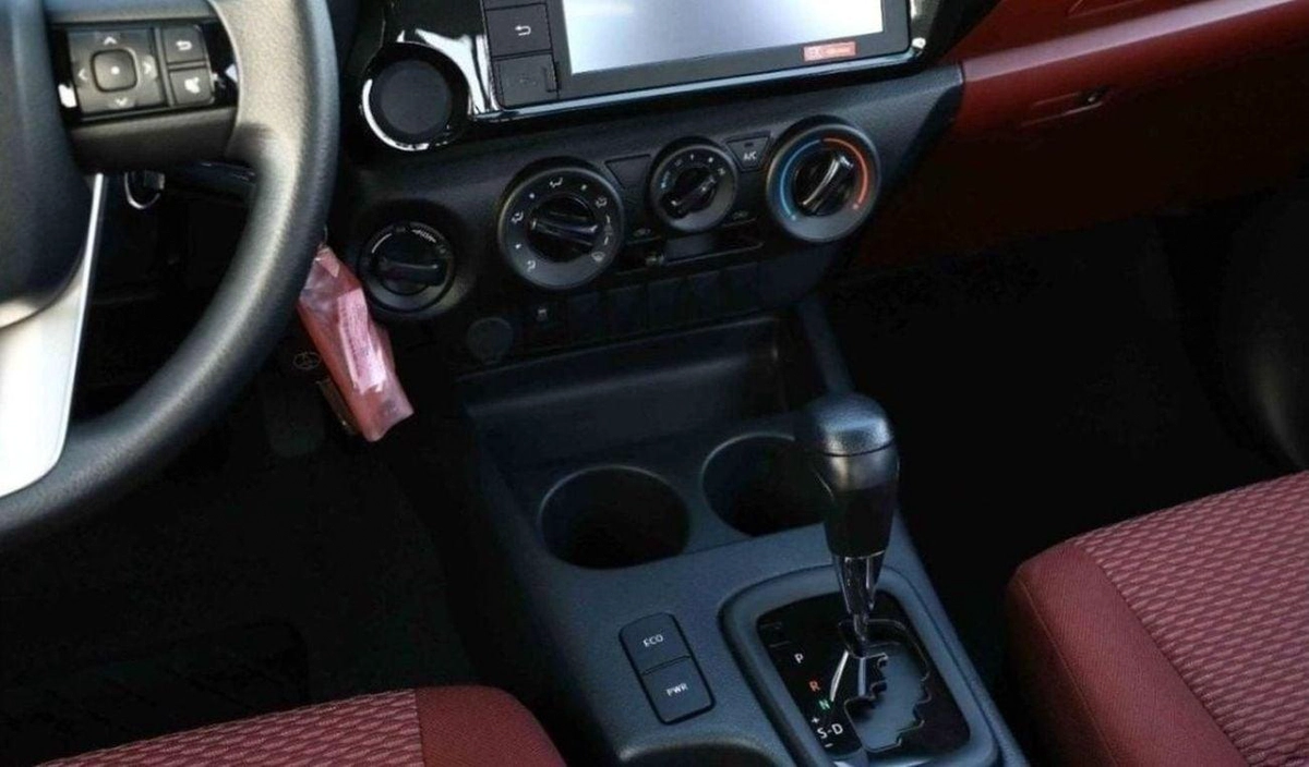 Toyota Hilux SGLX Toyota Hilux AT 2.4L Mid AT DIESEL-8-0