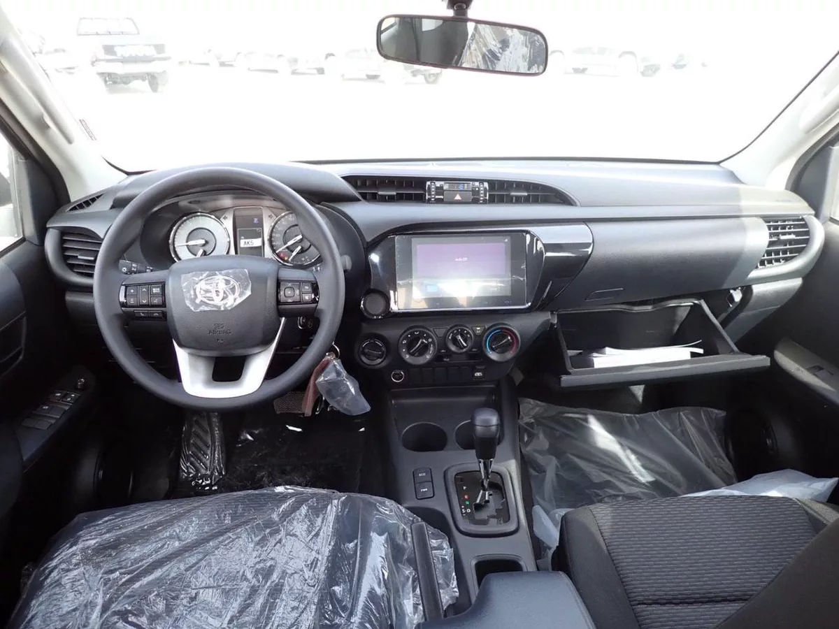 Toyota Hilux GLX-8-0