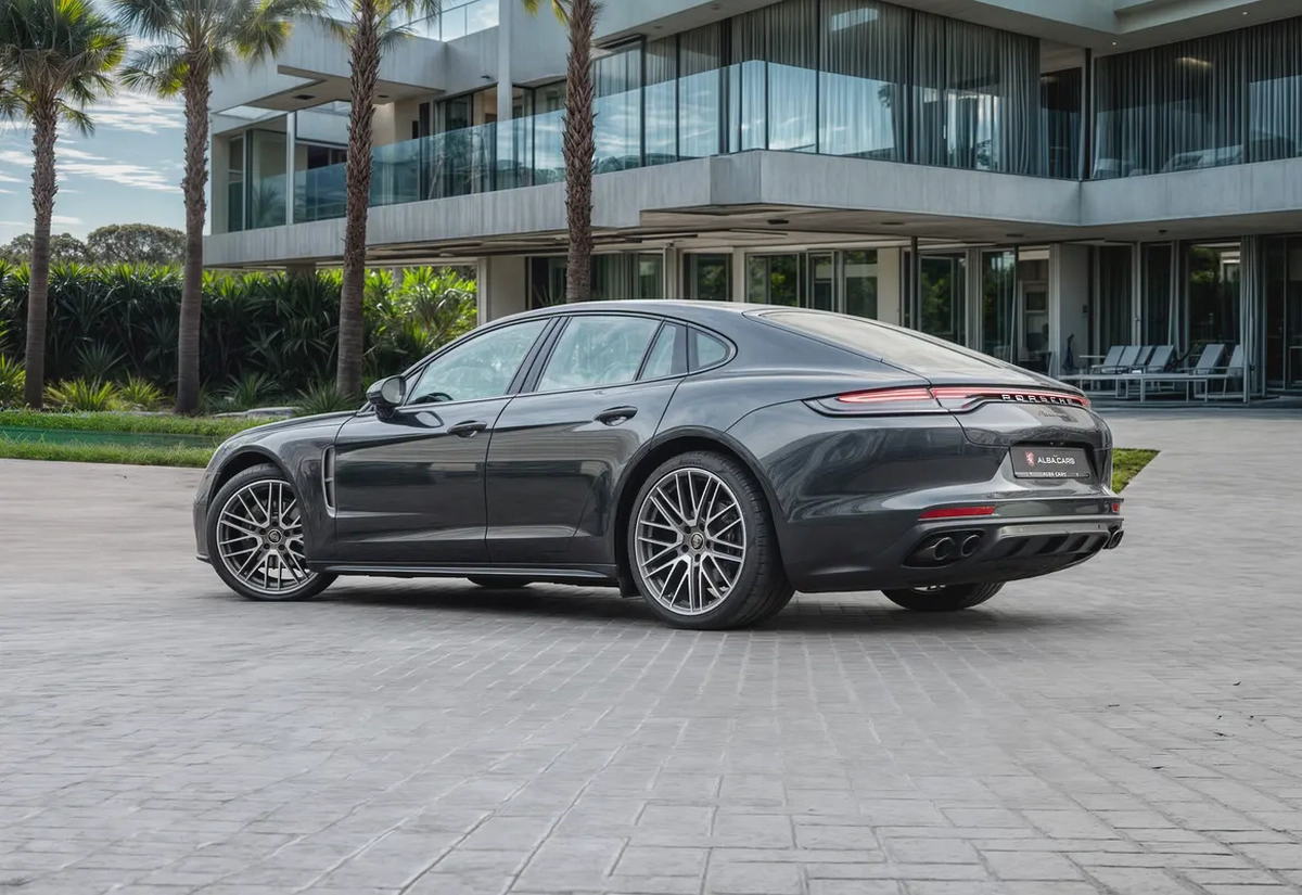 6,071 P.M |  Panamera Platinum | 0% Downpayment | Full Porsche History!-2-2