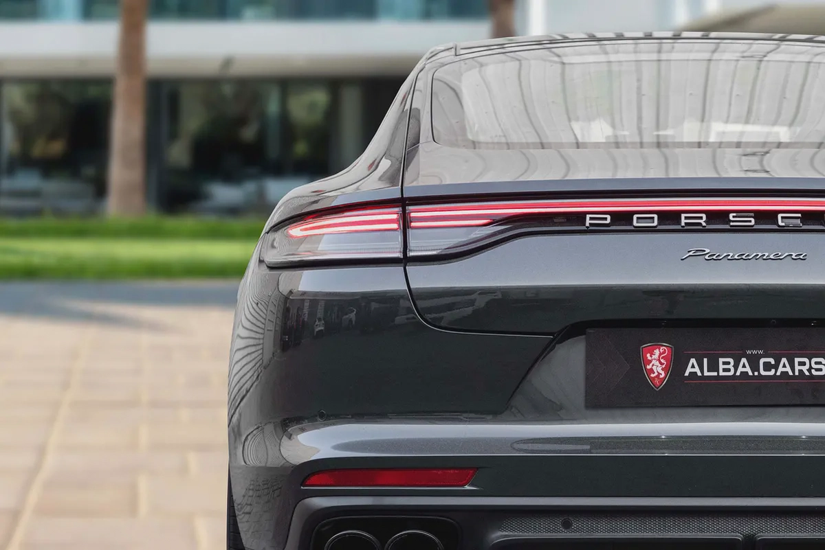 6,071 P.M |  Panamera Platinum | 0% Downpayment | Full Porsche History!-5-5