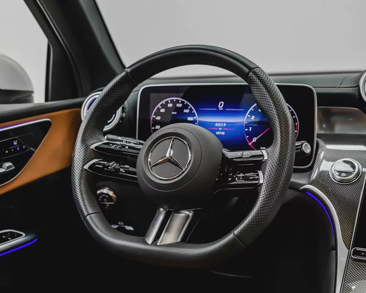 MERCEDES GLC200 SUV - AMG KIT - 2025 - GCC - GARGASH WARRANTY AND SERVICE CONTRACT-10-10