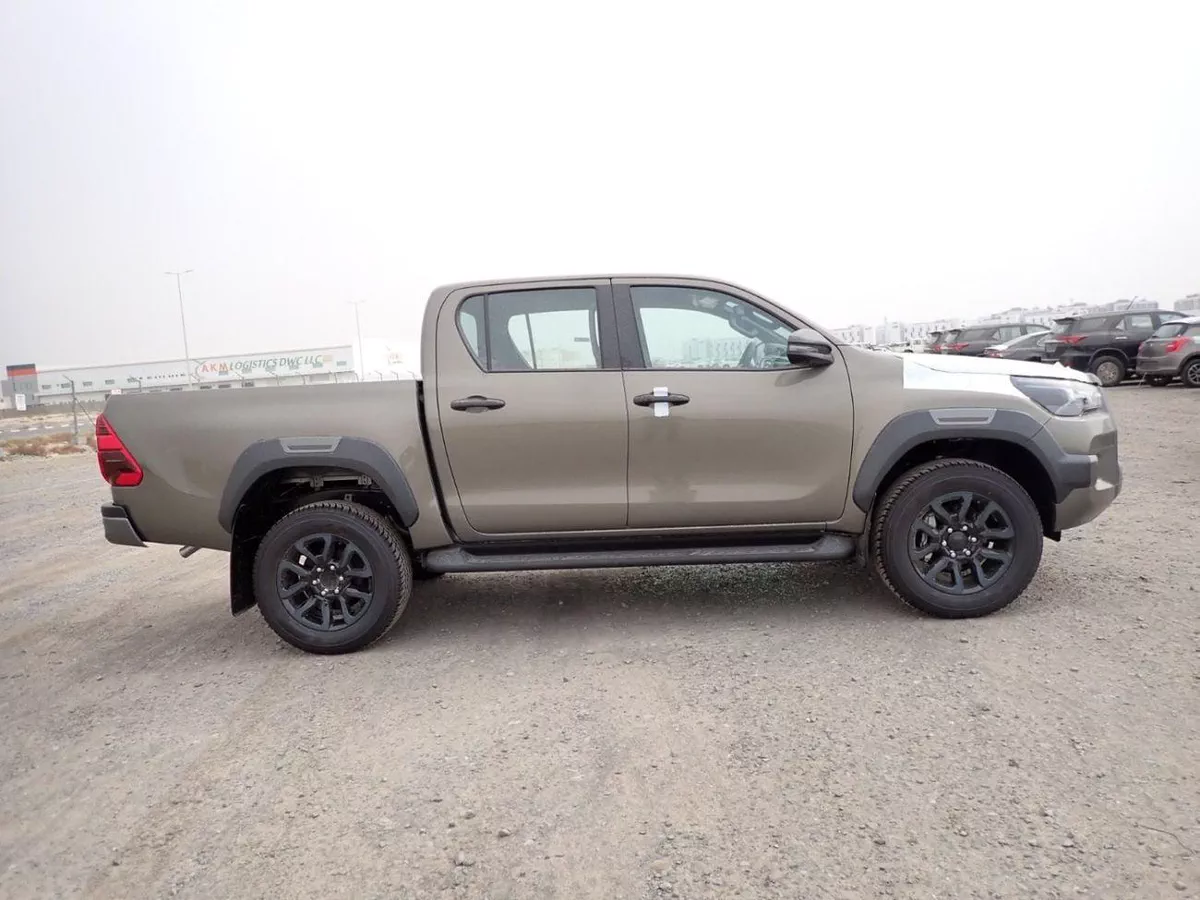 Toyota Hilux ADVENTURE-3-0