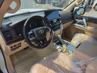 Toyota Land Cruiser GXR V6 4.0L Model 2014 Upgrade to New Face-lift 2024 Full Options-6