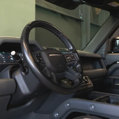 AED 4,599 pm  • 0% Downpayment • Defender X-Dynamic P400 HSE • 1 Year Warranty-7