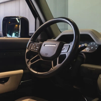 AED 4,599 pm  • 0% Downpayment • Defender X-Dynamic P400 HSE • 1 Year Warranty-8