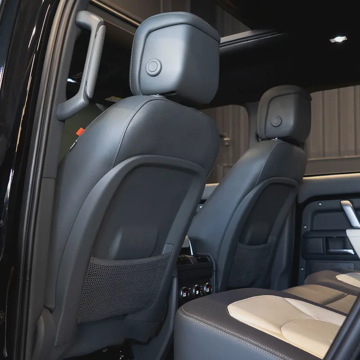 AED 4,599 pm  • 0% Downpayment • Defender X-Dynamic P400 HSE • 1 Year Warranty-14-14