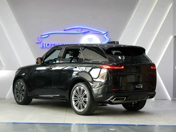 Land Rover Range Rover Sport 2024 for 380,000.00 AED