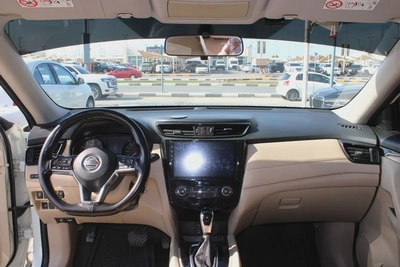 Nissan X-Trail 2018 GCC 7 seater-5