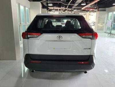 Toyota RAV4 2.0L (2WD) EX-6