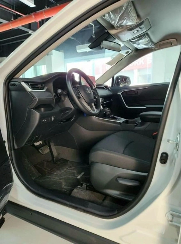 Toyota RAV4 2.0L (2WD) EX