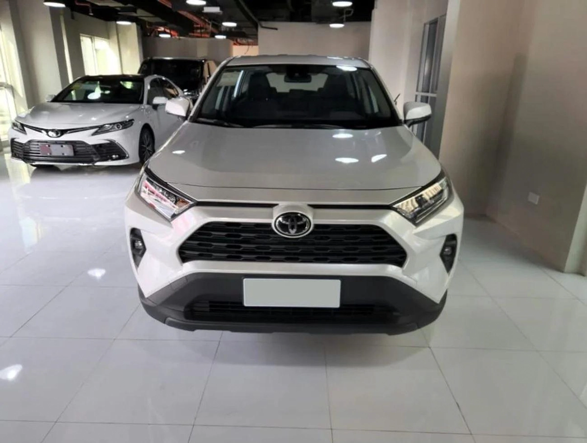 Toyota RAV4 2.0L (2WD) EX-3-3
