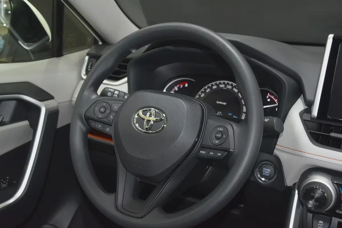 Toyota RAV4 Adventure 2023 GCC Specs ll 0km ll-15-15