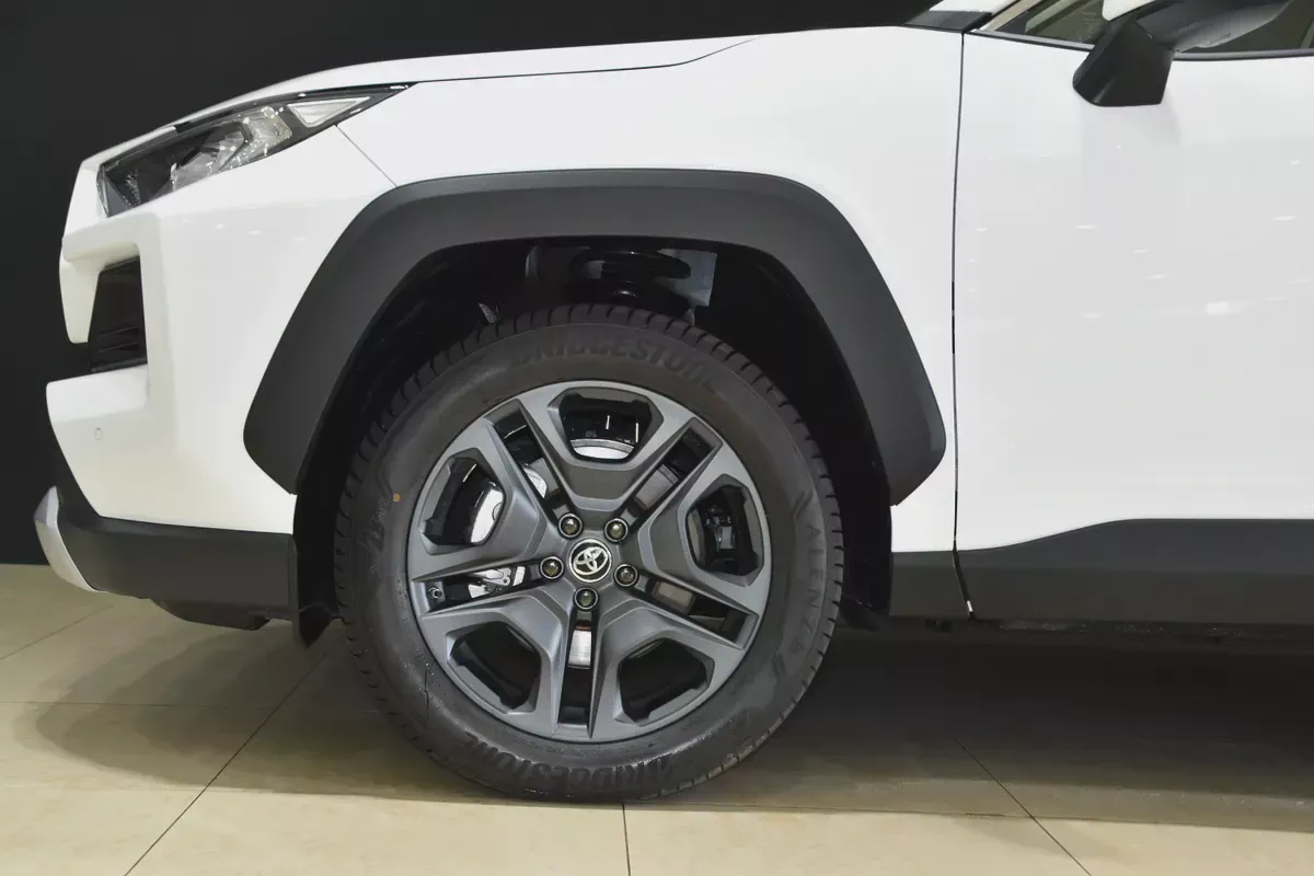 Toyota RAV4 Adventure 2023 GCC Specs ll 0km ll-3-3