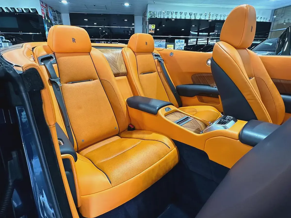 ROLLS-ROYCE DAWN PERFECT COMBINATION COLOR GCC PPF 10-YEAR WARRANTY FULL SERVICE HISTORY NO ACCIDENT-6-6