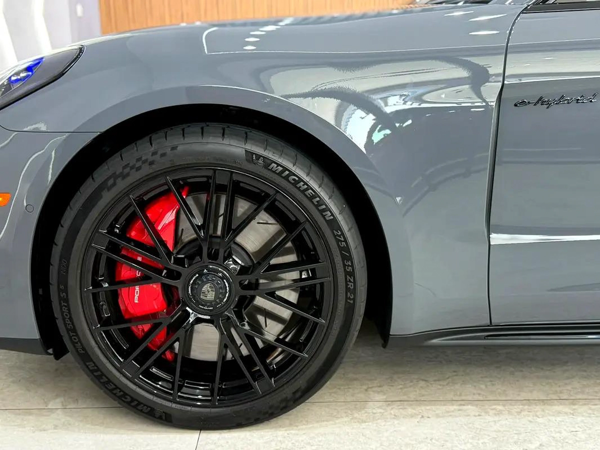 2026 - Porsche Panamera Turbo S E-Hybrid - Performance Luxury Sedan-14-14