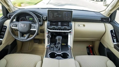 Toyota Land Cruiser (LHD) LC300 VXR 3.3D AT MY2025 – WHITE-14