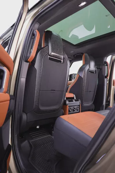 DEFENDER 110 OCTA P635 - V8 - FULLY LOADED-10