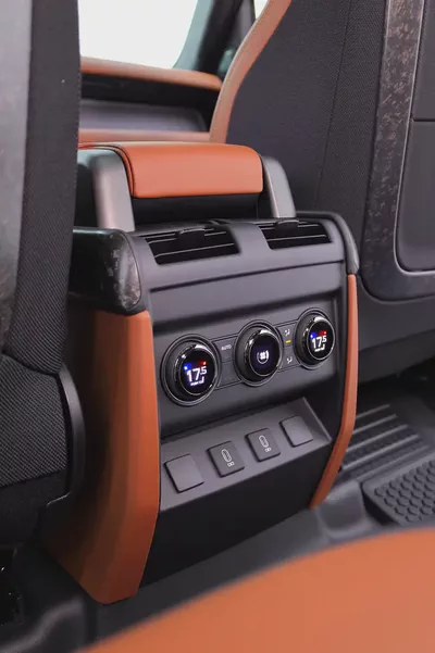 DEFENDER 110 OCTA P635 - V8 - FULLY LOADED-11