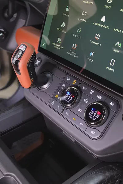 DEFENDER 110 OCTA P635 - V8 - FULLY LOADED-5