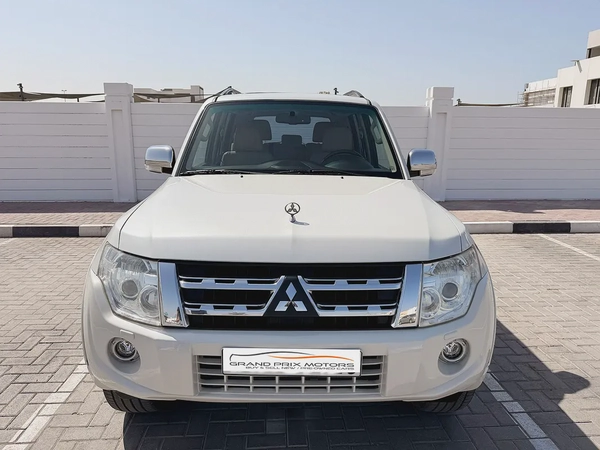 Mitsubishi Pajero GLS V6 3.8 Full Options 7 Seater 2014 Model GCC Specs With Partial Service History