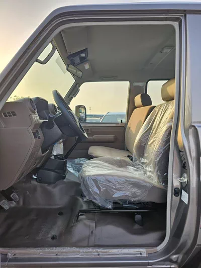 Toyota Land Cruiser 70 LC71 HARDTOP 3DOOR || 4.0L PETROL V6 M/T 4WD | DIFF LOCK | WINCH | OVER FENDER (CODE # X71MM)-10