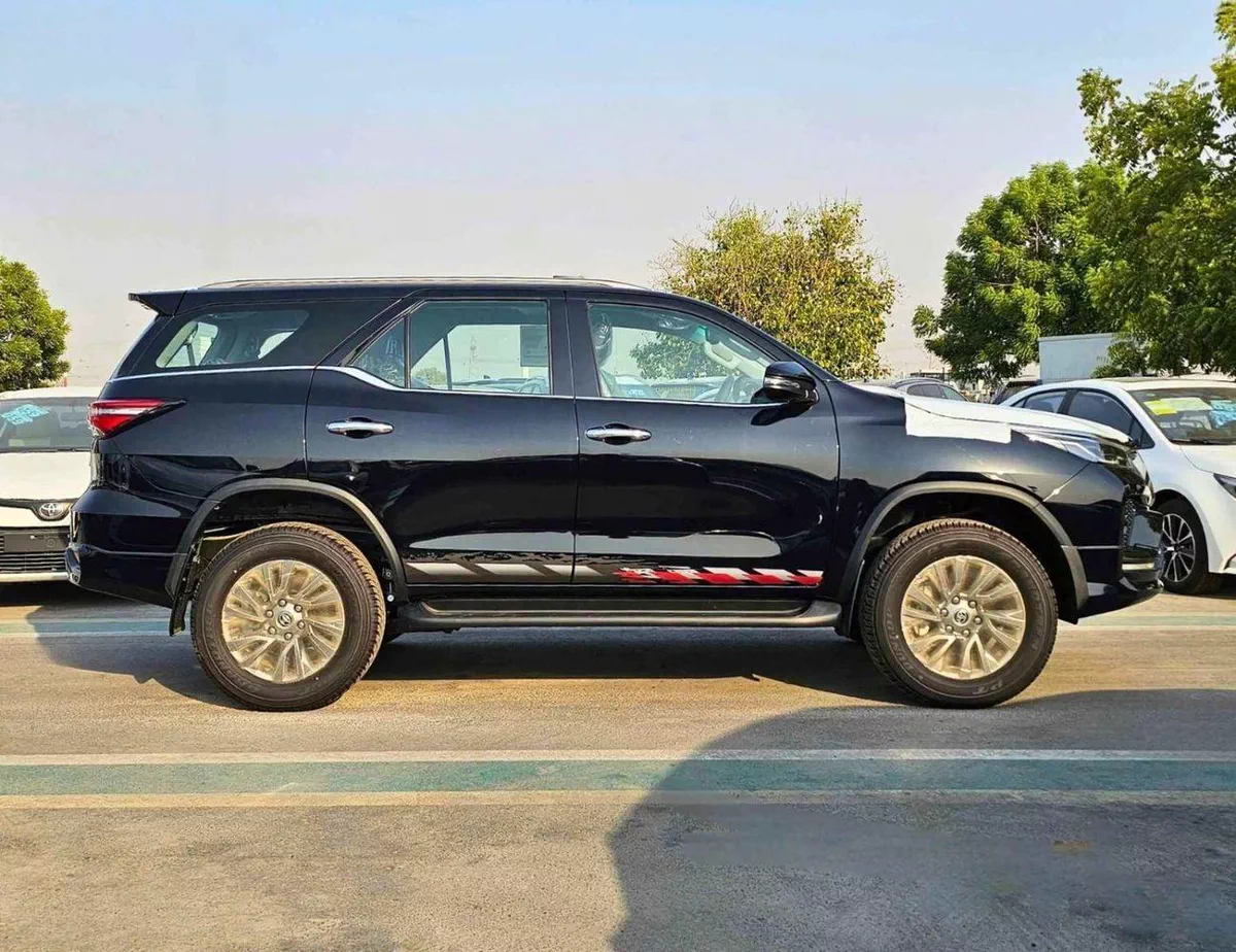 Toyota Fortuner VXR SR5 ADVENTURE / 4.0L V6 PETROL / FRONT PWR SEATS / PUSH START / DIFF LOCK AUTO A/C (CODE # F6HA)-2-0