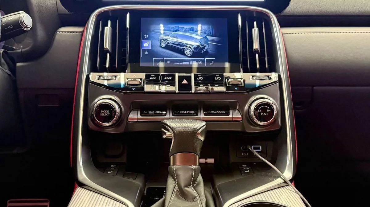 Lexus LX600 F Sport Launch Edition 3.5L Lexus LX600 F-Sport Launch Edition - 2022-10-0