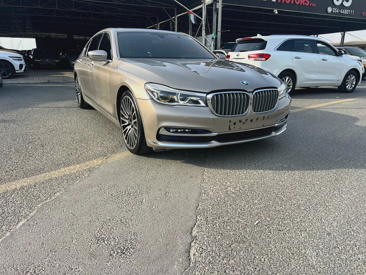 Pristine BMW 750Li Exclusive 2018 | GCC Specs | Full Service History-3-3