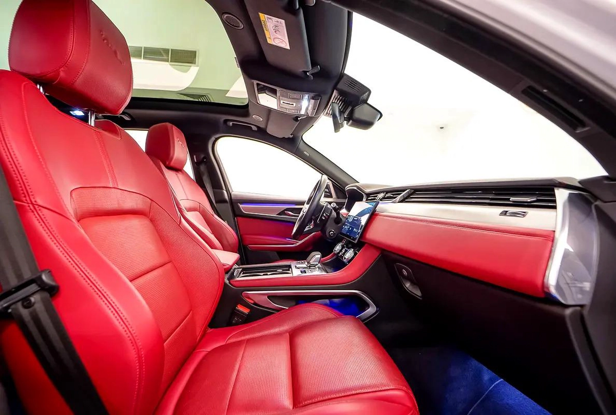 AED 2334 PM | JAGUAR F PACE R DYNAMIC 2022 | UNDER AGENCY WARRANTY SERVICE CONTRACT SEPT 2027| GCC-12-12