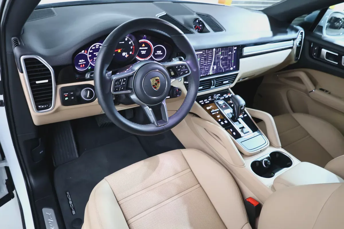 2022 Porsche Cayenne Coupe GCC Specs - Pristine Condition-11-11