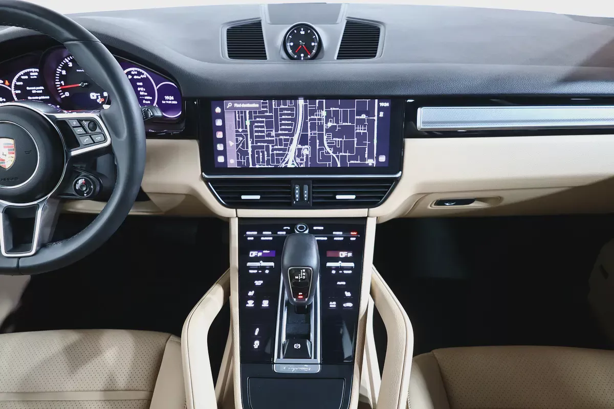 2022 Porsche Cayenne Coupe GCC Specs - Pristine Condition-14-14