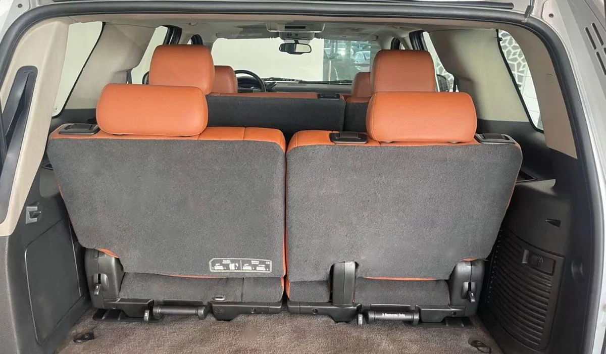 Chevrolet Tahoe LTZ 5.3L-8CYL - SUNROOF LEATHER SEATS EXCELLENT CONDITION-9-0