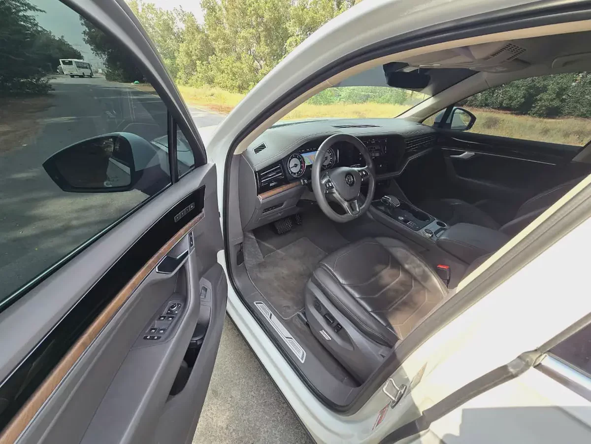 Volkswagen Touareg 2018 | GCC Specs | Excellent Condition | Single owner-13-13