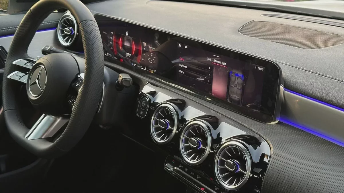 Mercedes Benz CLA 200-9-9