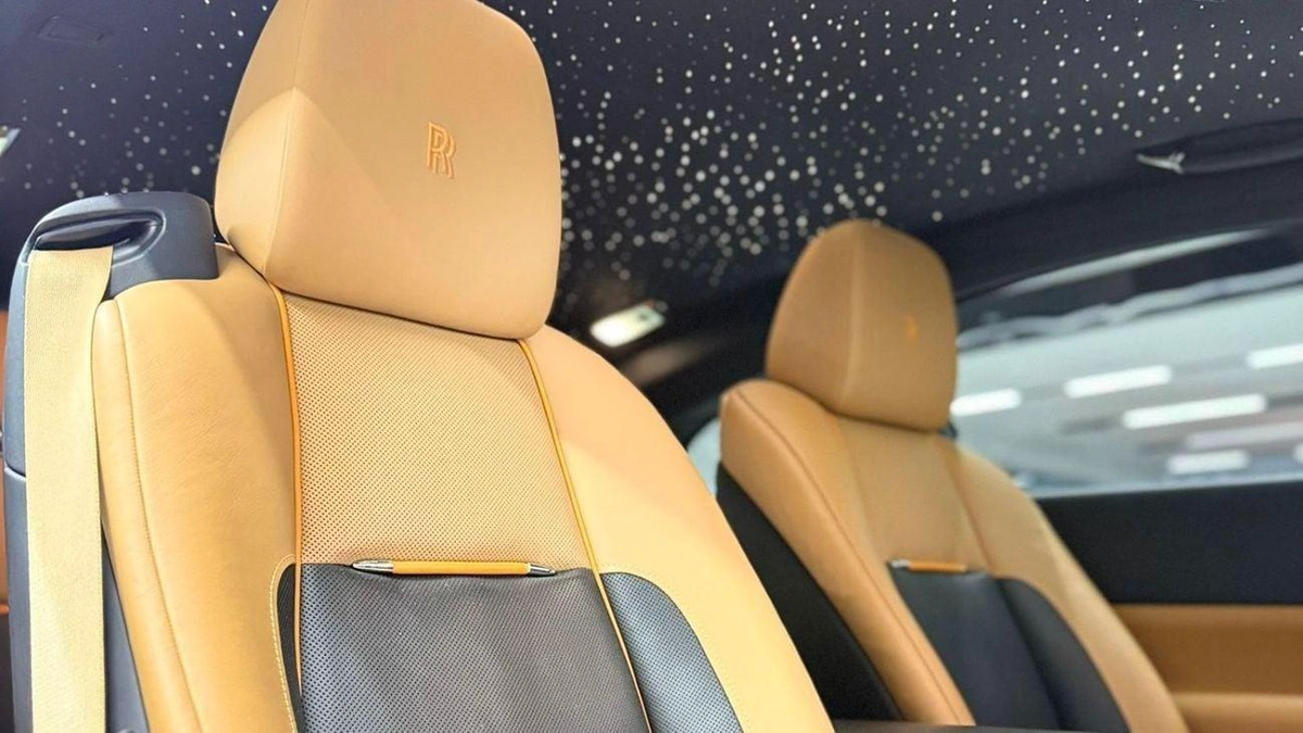 Rolls Royce Wraith Black Badge | GCC Specs | Impeccable Condition | Full Service History-17-17
