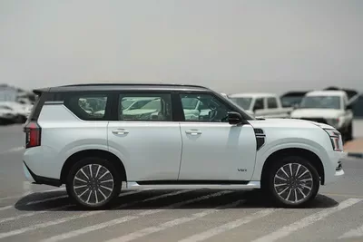 Brand New Nissan Patrol 2026 LE Platinum Turbo | GCC Specs  | WHITE WITH BLACK ROOF | RED INTERIOR-4