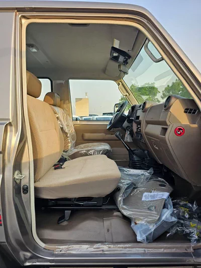 Toyota Land Cruiser 70 LC71 HARDTOP 3DOOR || 4.0L PETROL V6 M/T 4WD | DIFF LOCK | WINCH | OVER FENDER (CODE # X71MM)-11
